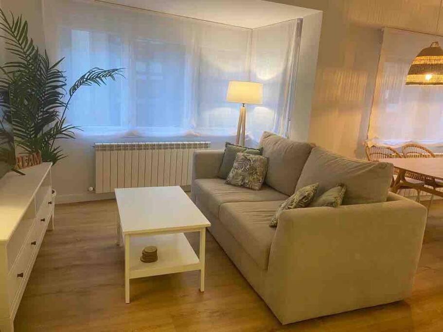 Apartamento A Estrenar En Centro Gijon. Fibra-Tv エクステリア 写真